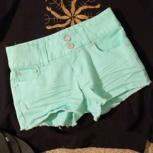 Refuge Light Green Short Shorts . Size 4